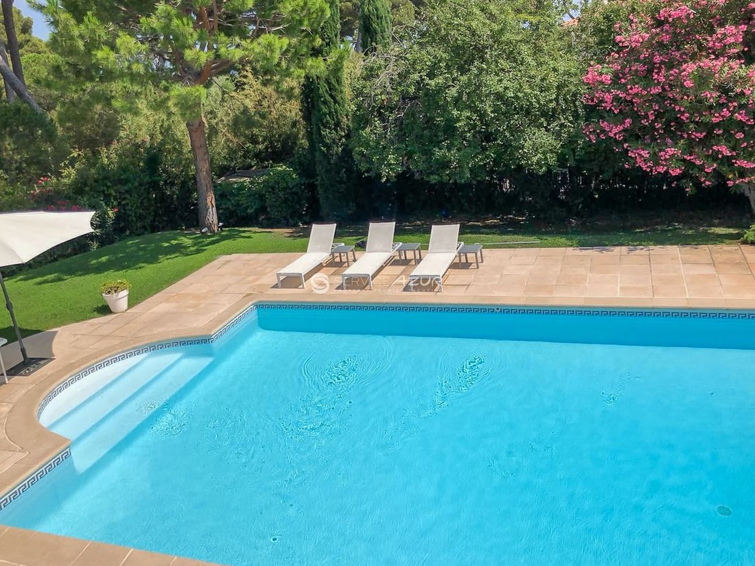Villa in Vieille Ville, Antibes, France 3 - 18644504