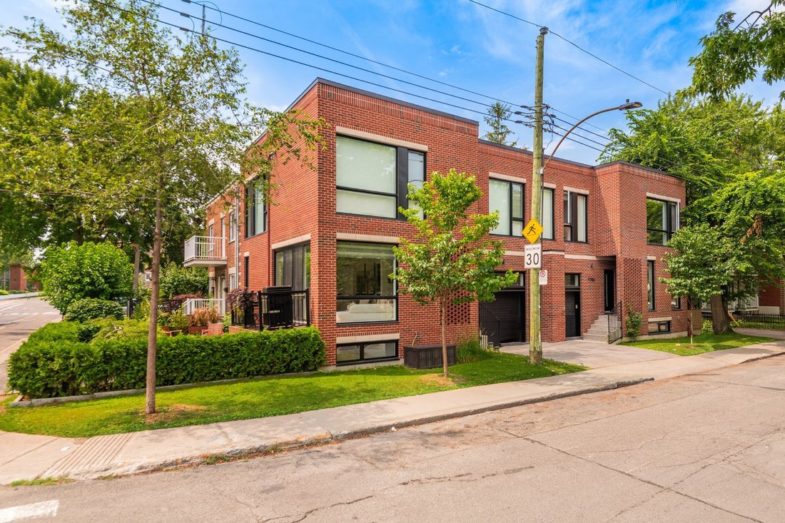 Condo in Montréal, Quebec, Canada 1 - 18644065