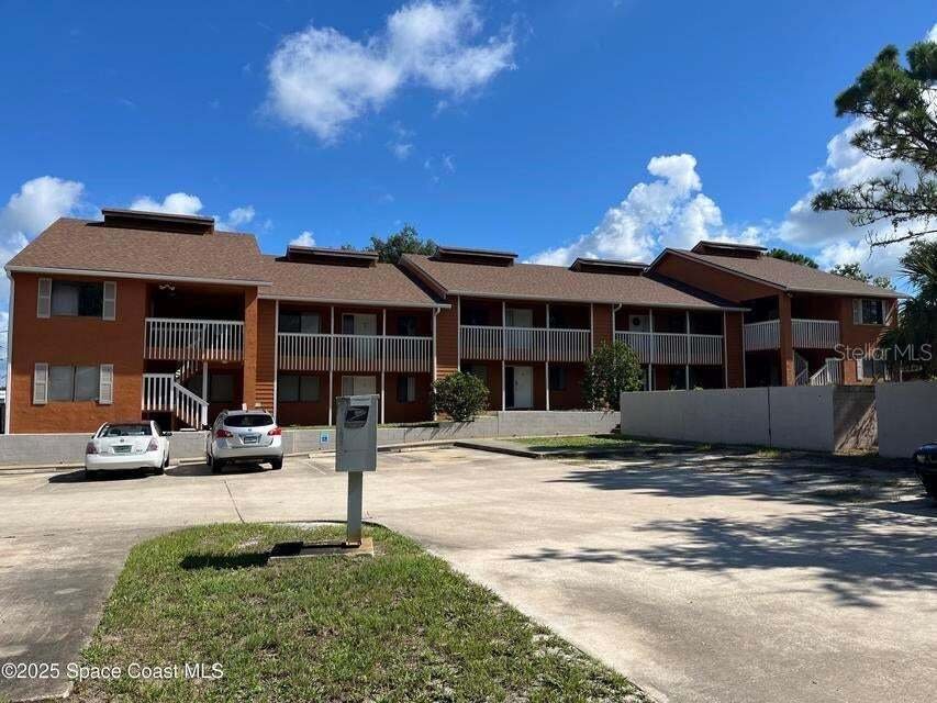 Titusville, Florida, United States 1 - 18646257