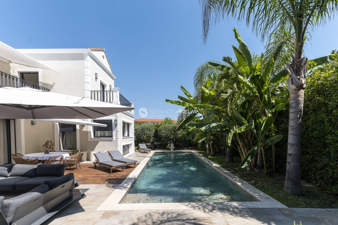 Villa in Vieille Ville, Antibes, France 2 - 18645102