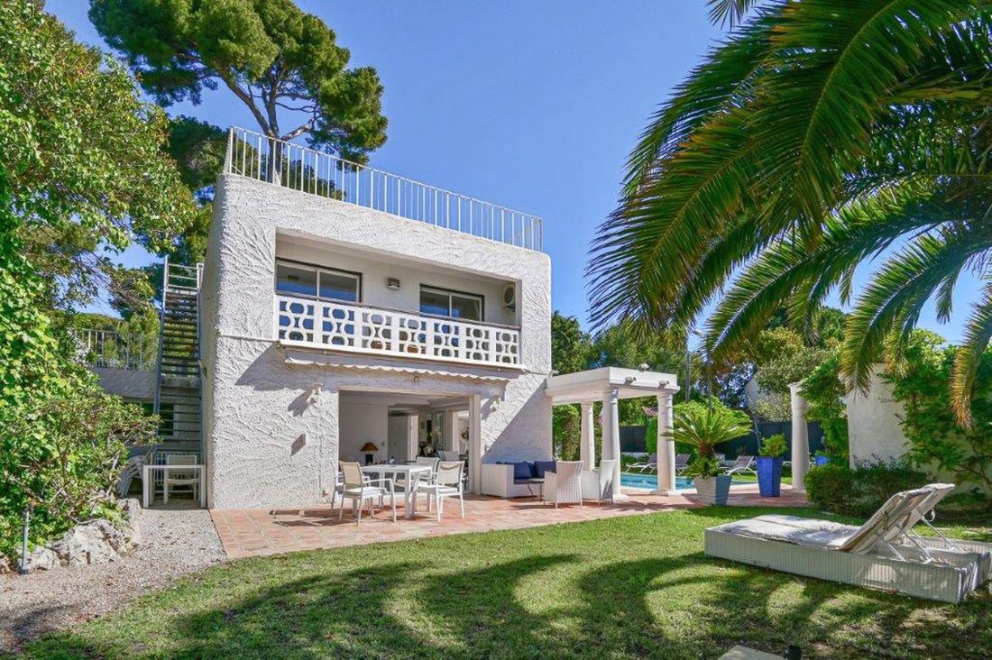 Villa in Vieille Ville, Antibes, France 1 - 18644511