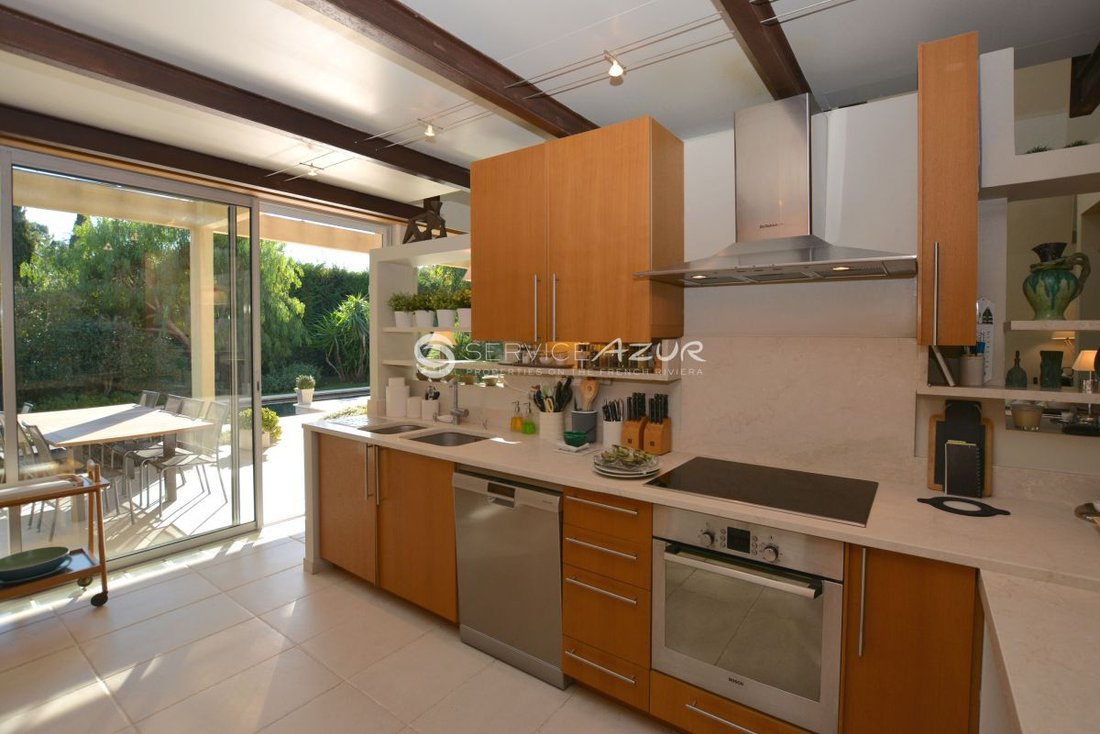 Villa in Vieille Ville, Antibes, France 5 - 18644460