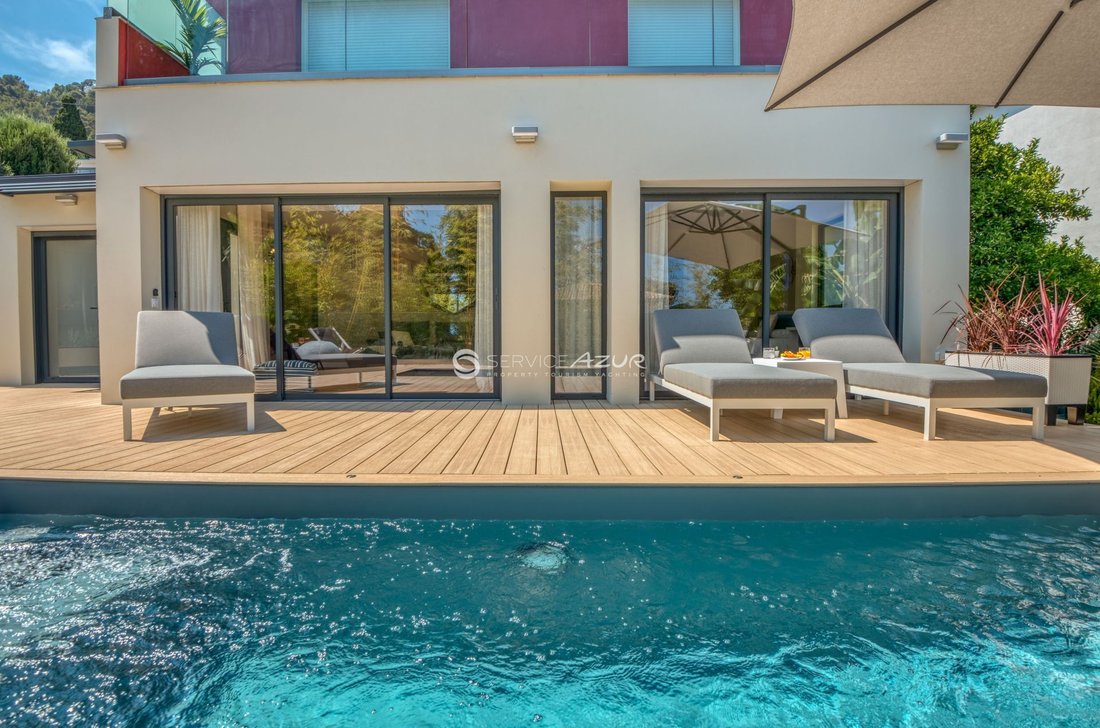 Villa in Èze, Provence-Alpes-Côte d'Azur, France 3 - 18645078