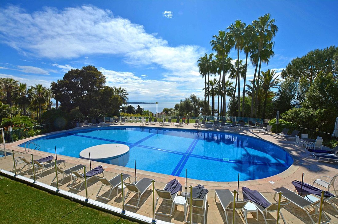 Villa in Cannes, Provence-Alpes-Côte d'Azur, France 1 - 18644613