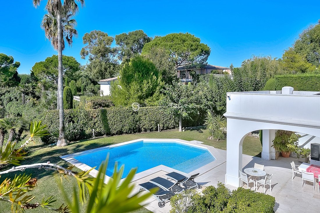 Villa in Vieille Ville, Antibes, France 3 - 18645068