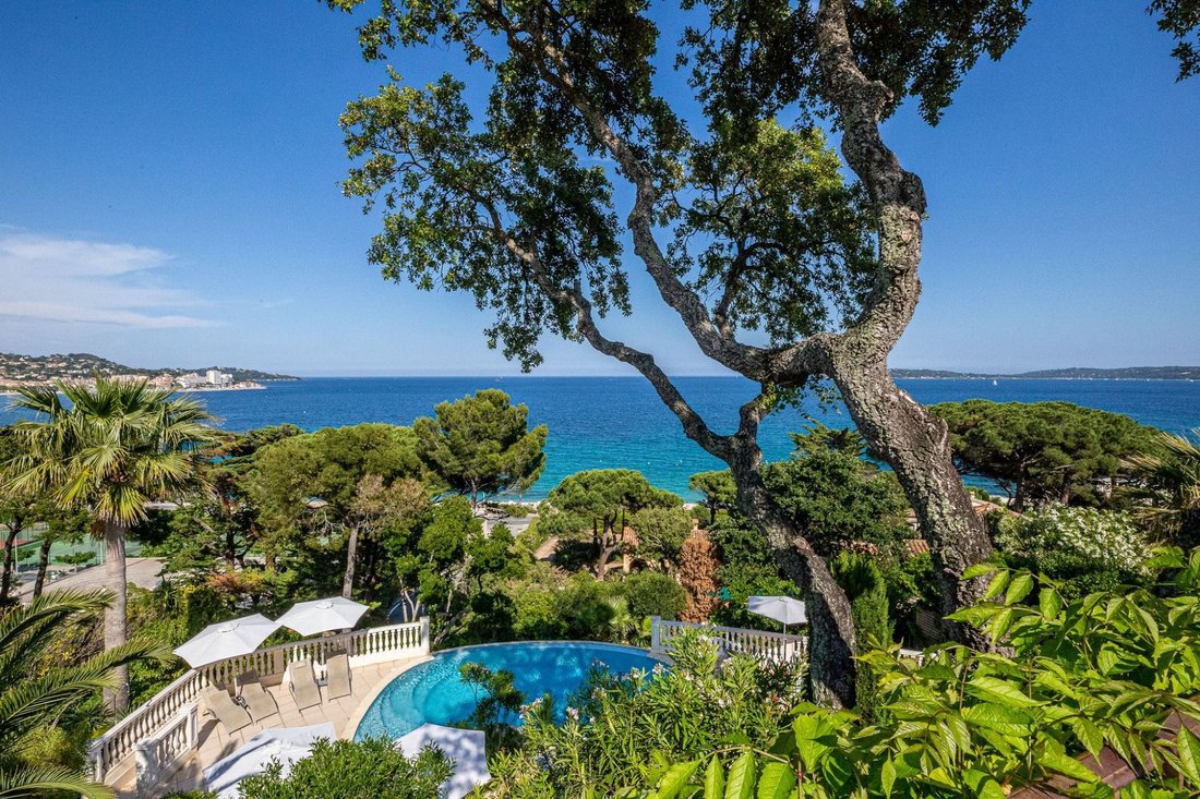 Villa in Ville-Les Saquedes-Le Bouillonnet, Sainte-Maxime, France 1 - 18645036