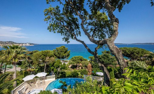 Villa in Ville-Les Saquedes-Le Bouillonnet, Sainte-Maxime, France 1