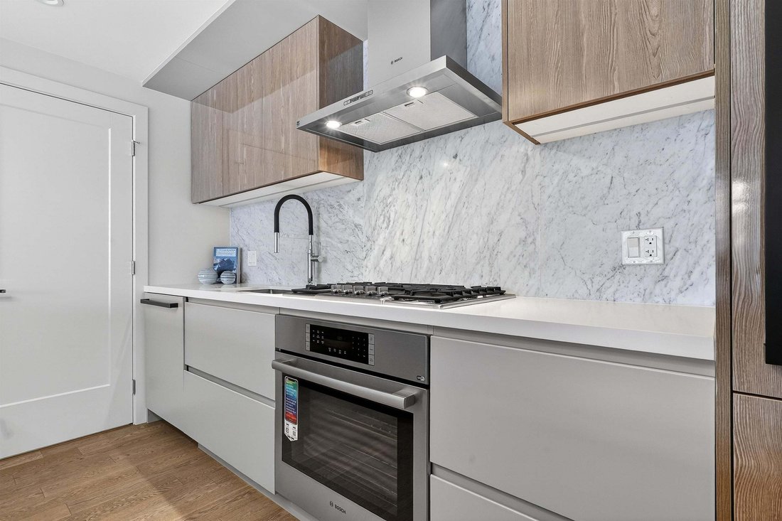 Condo in White Rock, British Columbia, Canada 5 - 18643424
