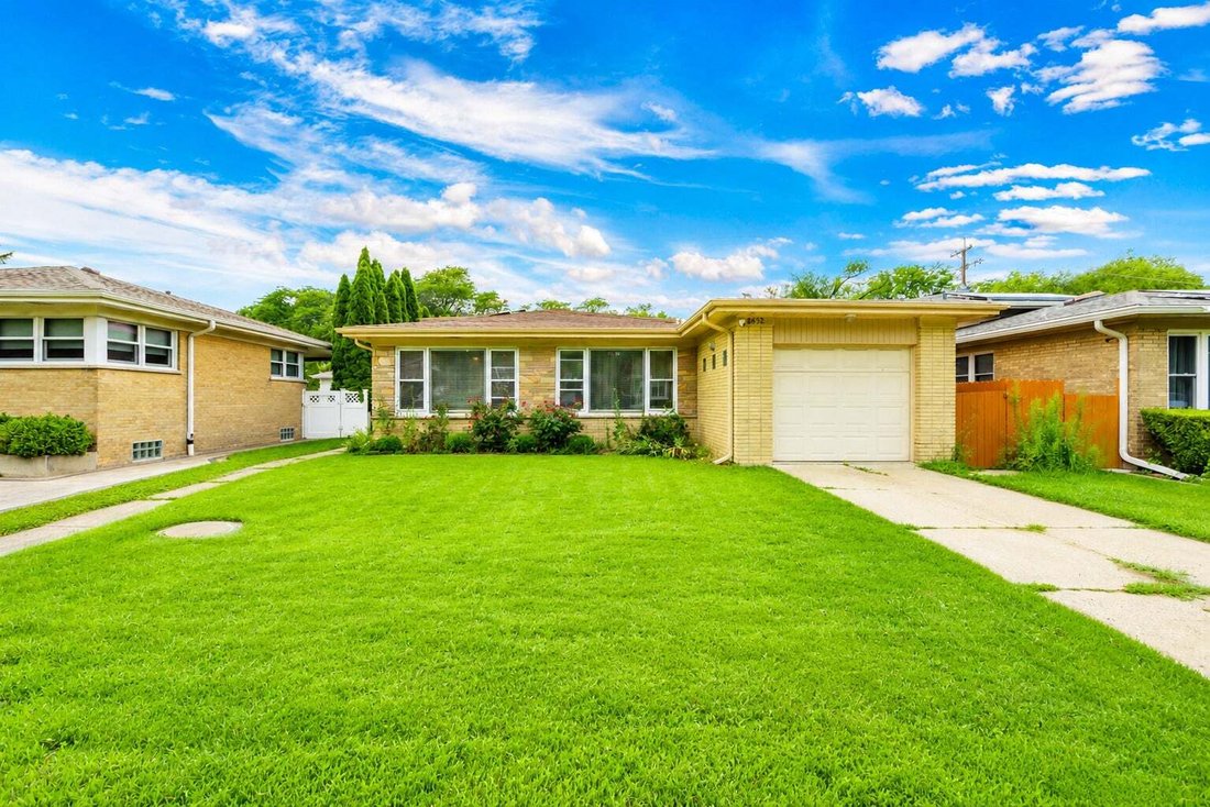 House in Skokie, Illinois, United States 2 - 18638079