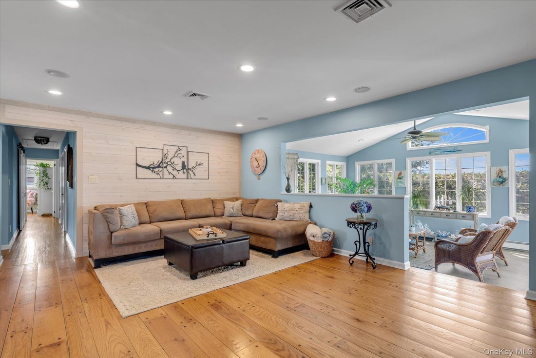 House in Bay Shore, New York, United States 3 - 18646705