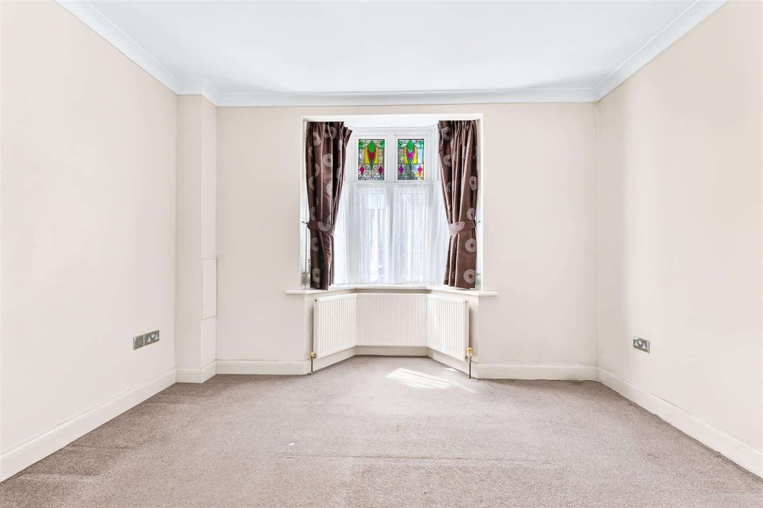 Bungalow in Seven Kings, Ilford, England 5 - 18645501