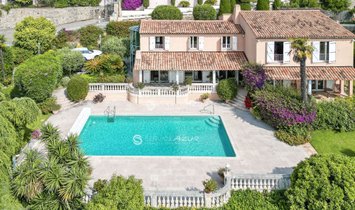 Villa in Centre, Vallauris, France 1