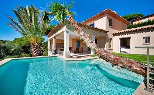 Villa in Ville-Les Saquedes-Le Bouillonnet, Sainte-Maxime, France 1