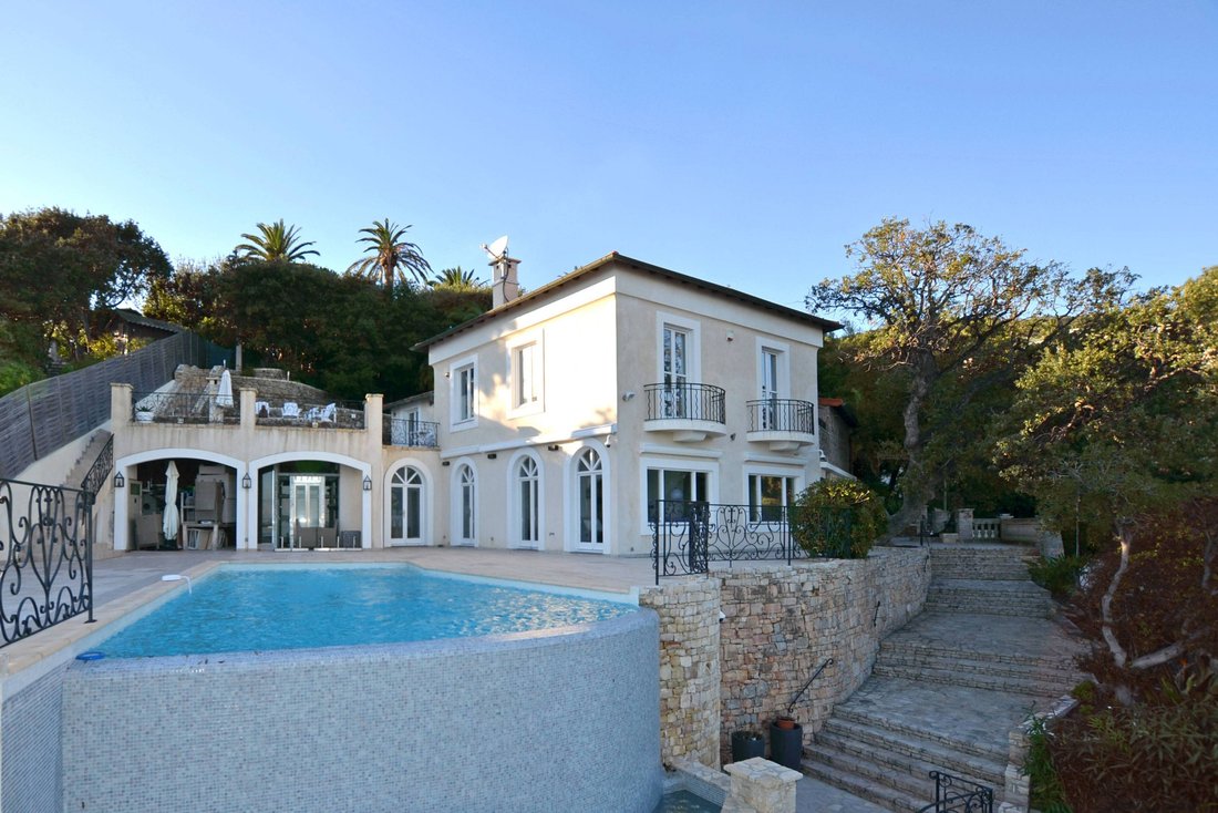 Villa in Cannes, Provence-Alpes-Côte d'Azur, France 1 - 18644406