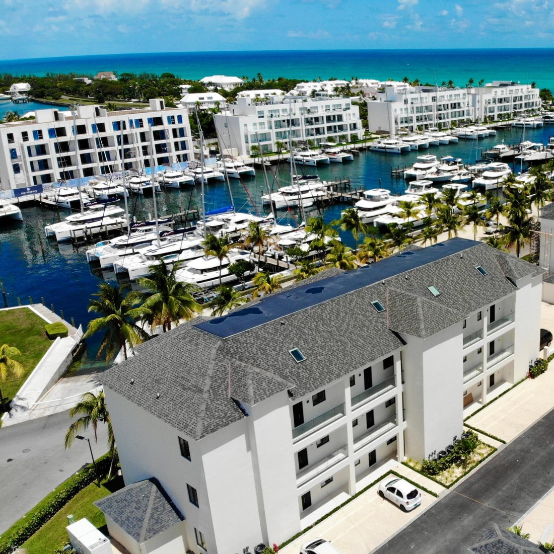Condo in Nassau, New Providence, The Bahamas 1 - 18648389