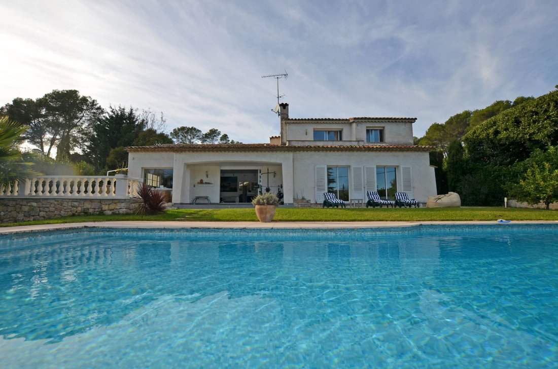 Villa in Mougins, Provence-Alpes-Côte d'Azur, France 1 - 18645121