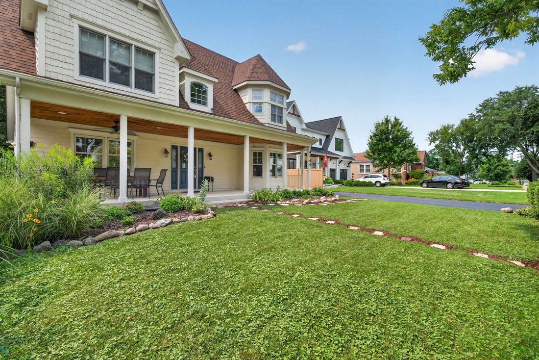 House in Downers Grove, Illinois, United States 3 - 18646653