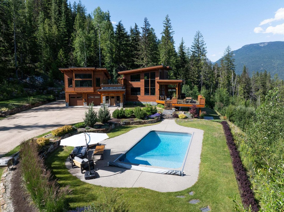 House in Revelstoke, British Columbia, Canada 3 - 18642798
