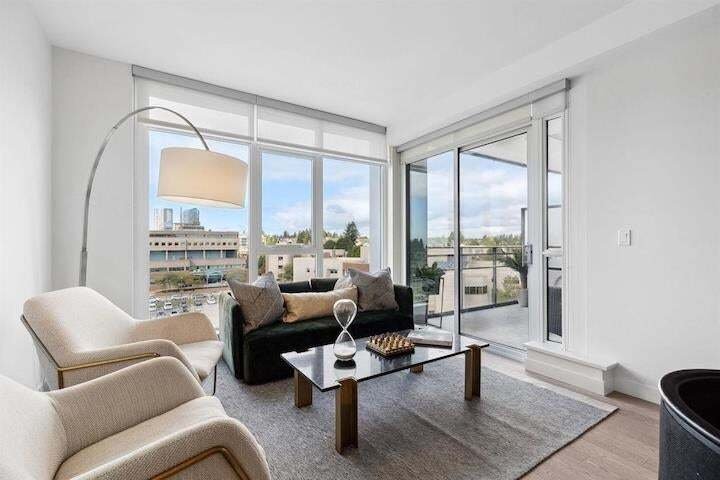 Condo in White Rock, British Columbia, Canada 2 - 18643459