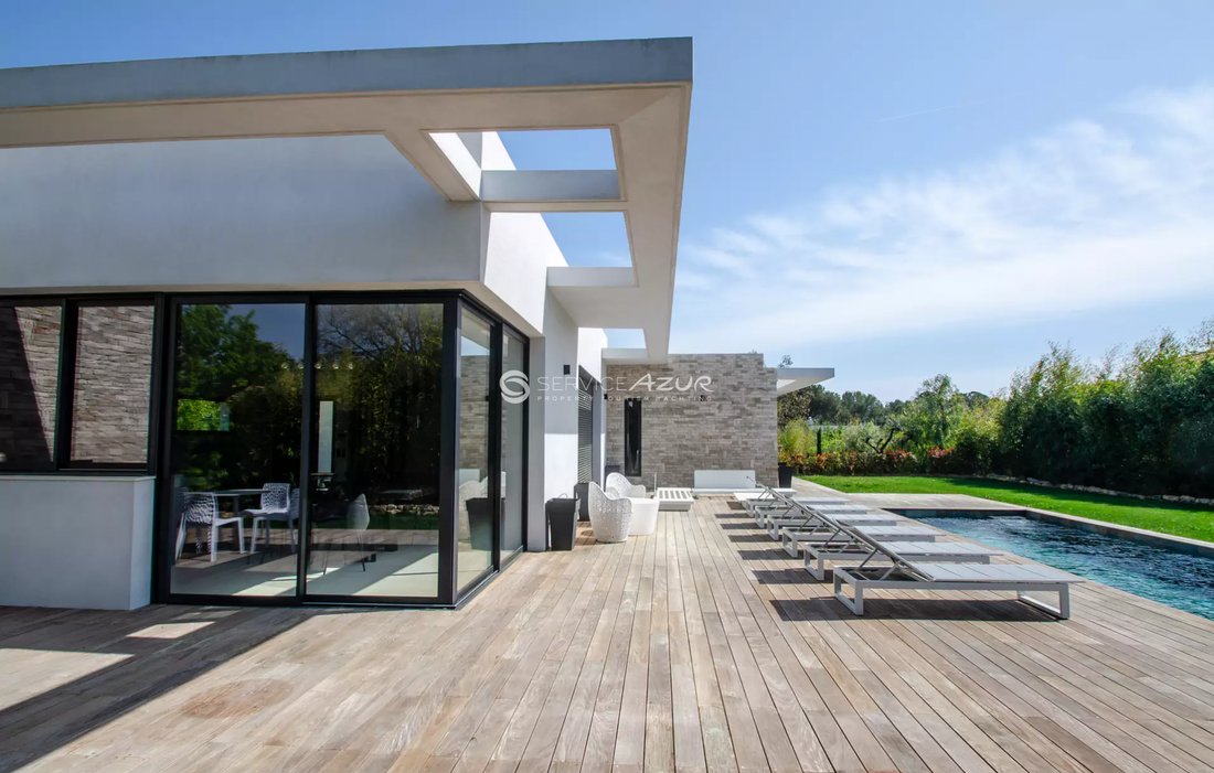 Villa in Mougins, Provence-Alpes-Côte d'Azur, France 3 - 18645143