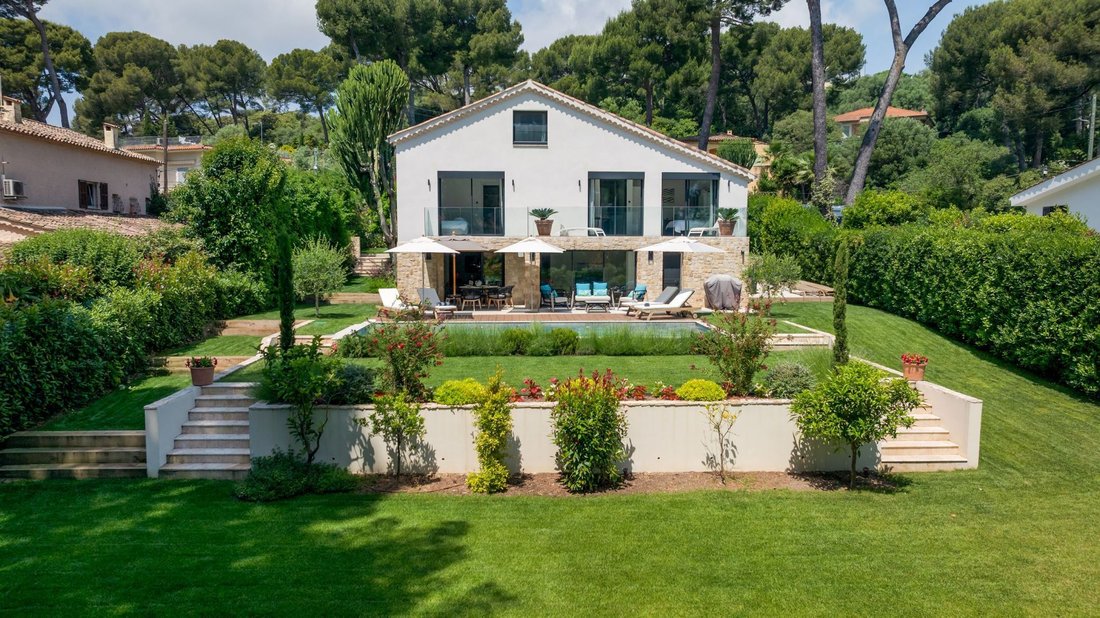 Villa in Vieille Ville, Antibes, France 1 - 18645285