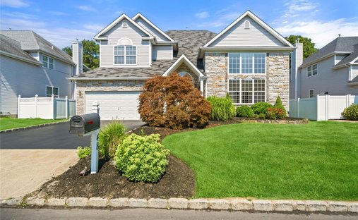 House in Holtsville, New York, United States 1