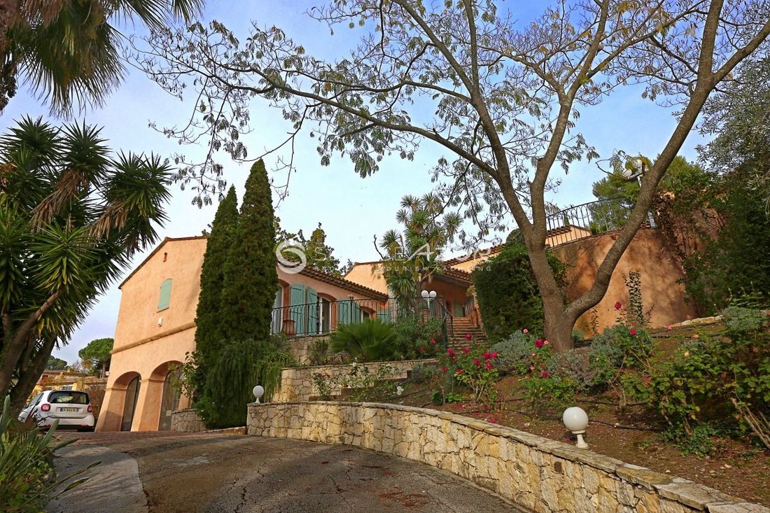 Villa in Saint-Paul-de-Vence, Provence-Alpes-Côte d'Azur, France 3 - 18644893