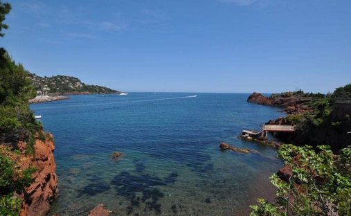 Villa in Théoule-sur-Mer, Provence-Alpes-Côte d'Azur, France 1