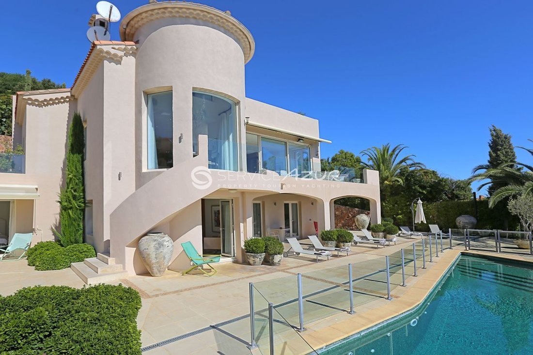 Villa in Théoule-sur-Mer, Provence-Alpes-Côte d'Azur, France 2 - 18644610