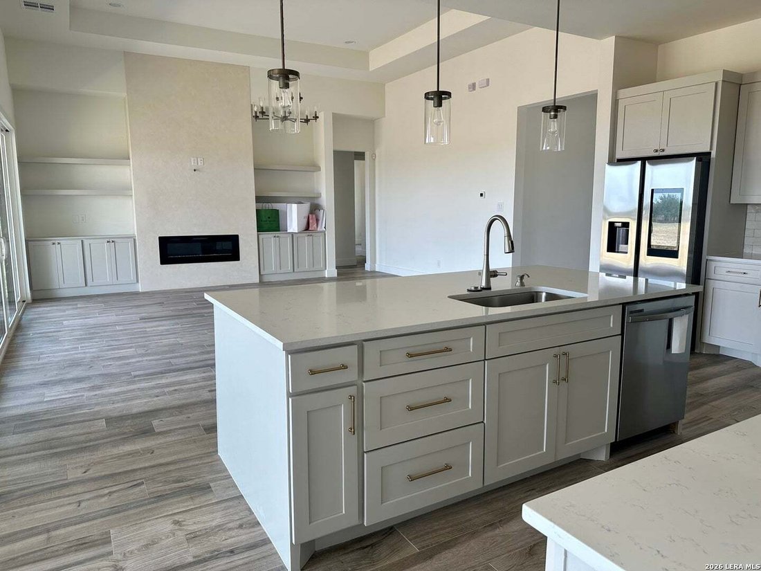 House in Floresville, Texas, United States 1 - 16833401