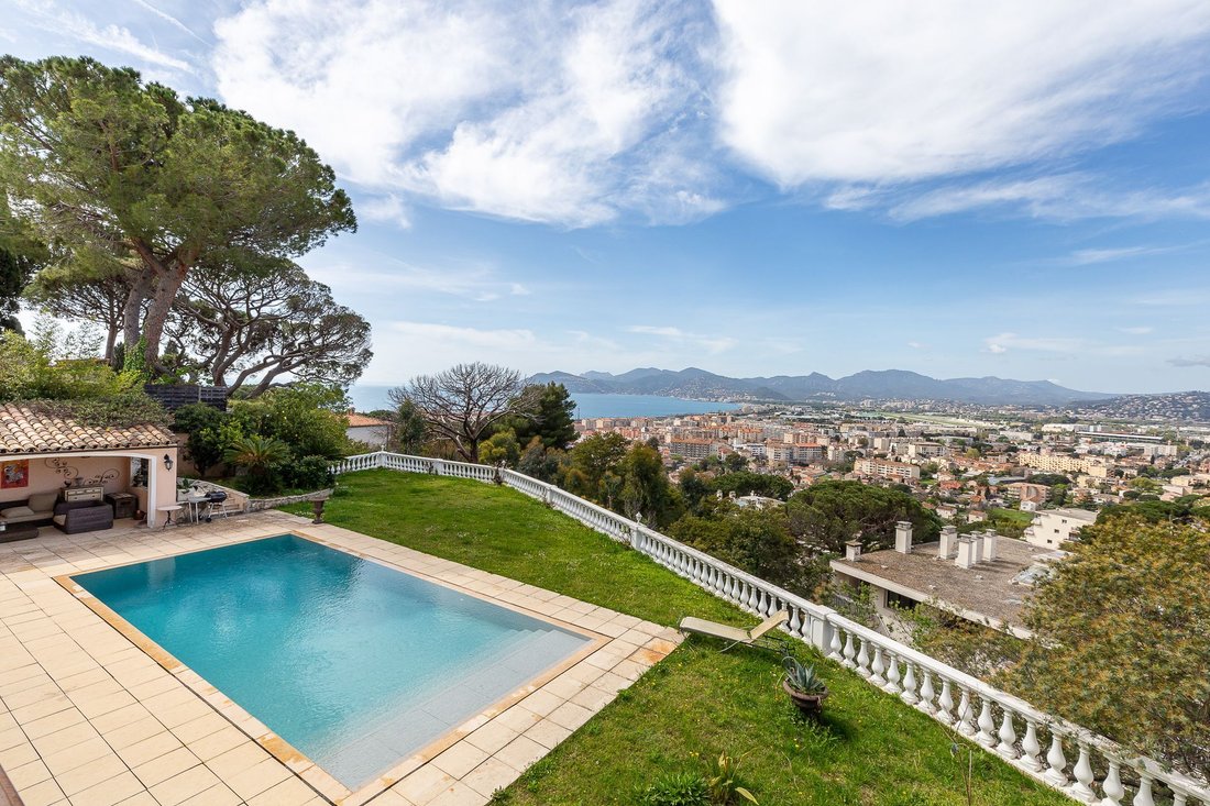 Villa in Cannes, Provence-Alpes-Côte d'Azur, France 1 - 18644682