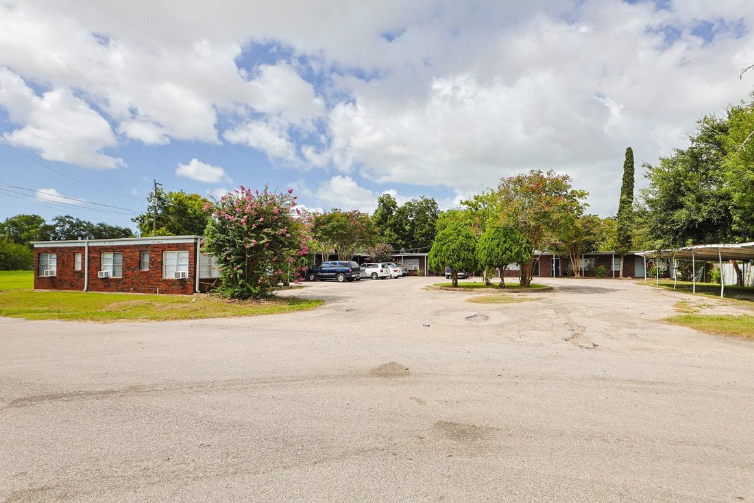 La Marque, Texas, United States 3 - 18647094