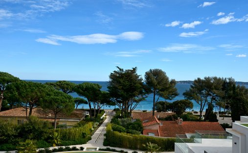 Apartment in Ville-Les Saquedes-Le Bouillonnet, Sainte-Maxime, France 1