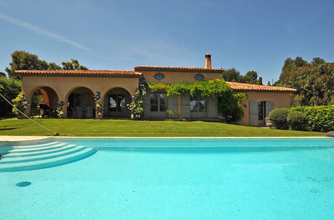 Villa in Cannes, Provence-Alpes-Côte d'Azur, France 1 - 18644402