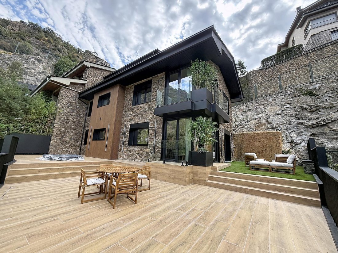 Villa in Escaldes-Engordany, Escaldes-Engordany, Andorra 1 - 18598027