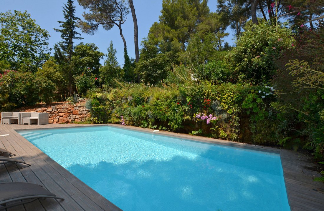 Villa in Vieille Ville, Antibes, France 1 - 18644351