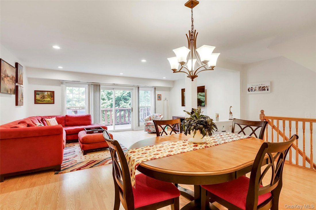 Condo in Plainview, New York, United States 4 - 18646751