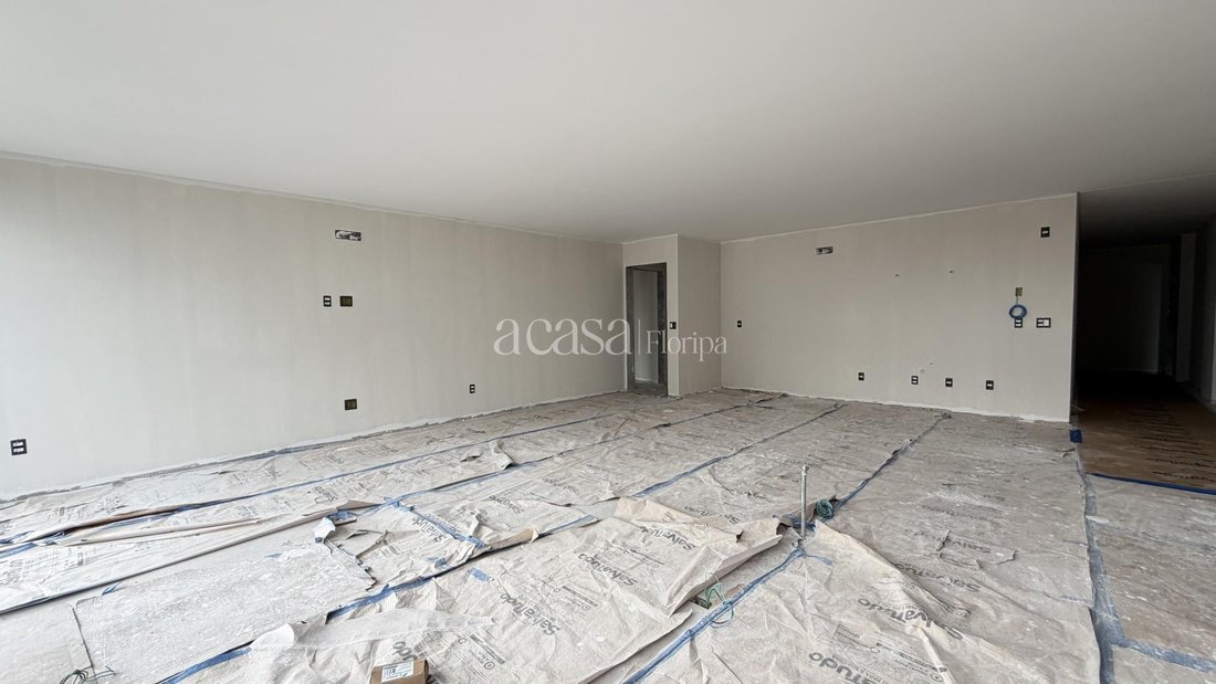 Apartment in Florianópolis, State of Santa Catarina, Brazil 2 - 18644505