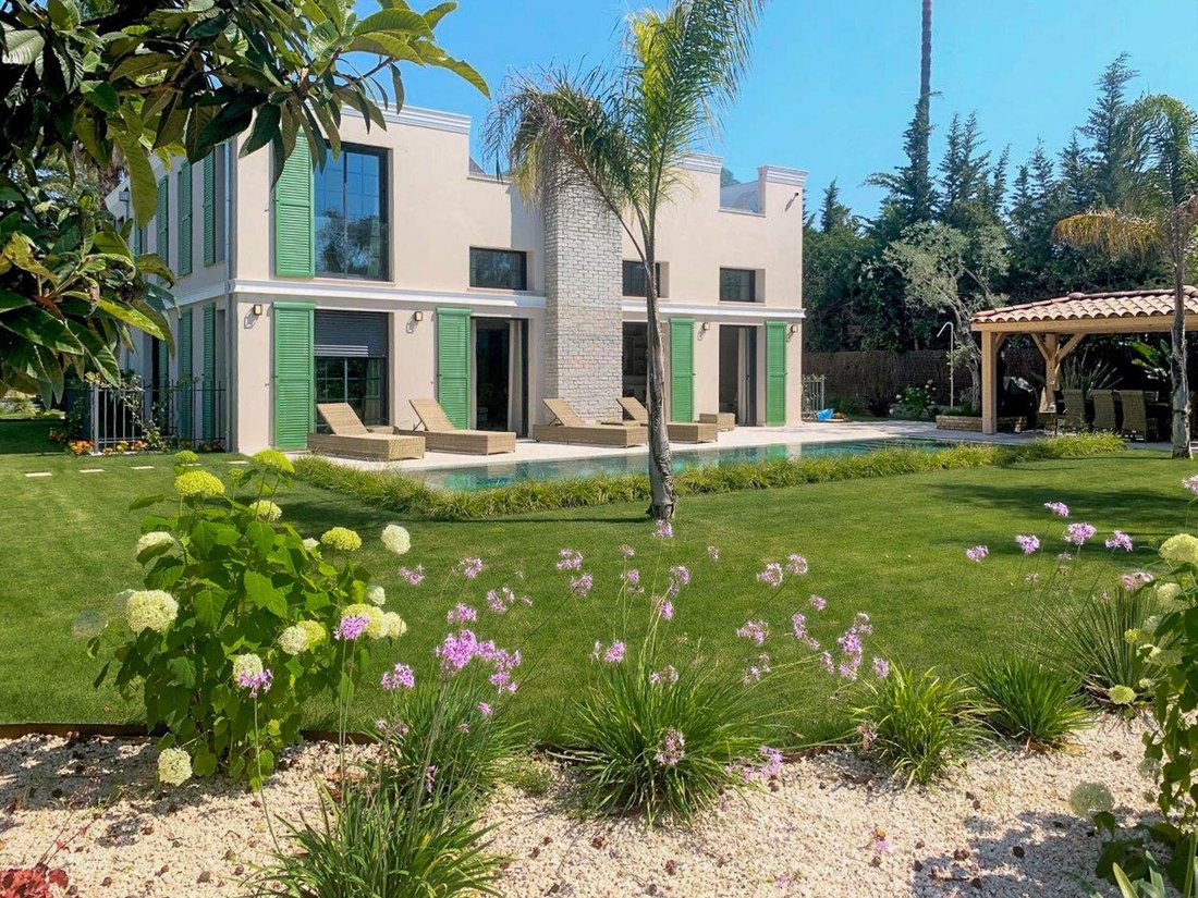 Villa in Vieille Ville, Antibes, France 1 - 18645206