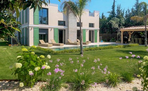 Villa in Vieille Ville, Antibes, France 1