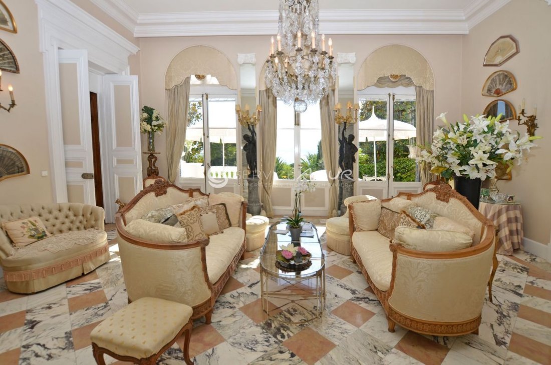Villa in Vieille Ville, Antibes, France 2 - 18644514