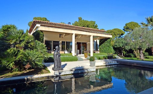 Villa in Vieille Ville, Antibes, France 1