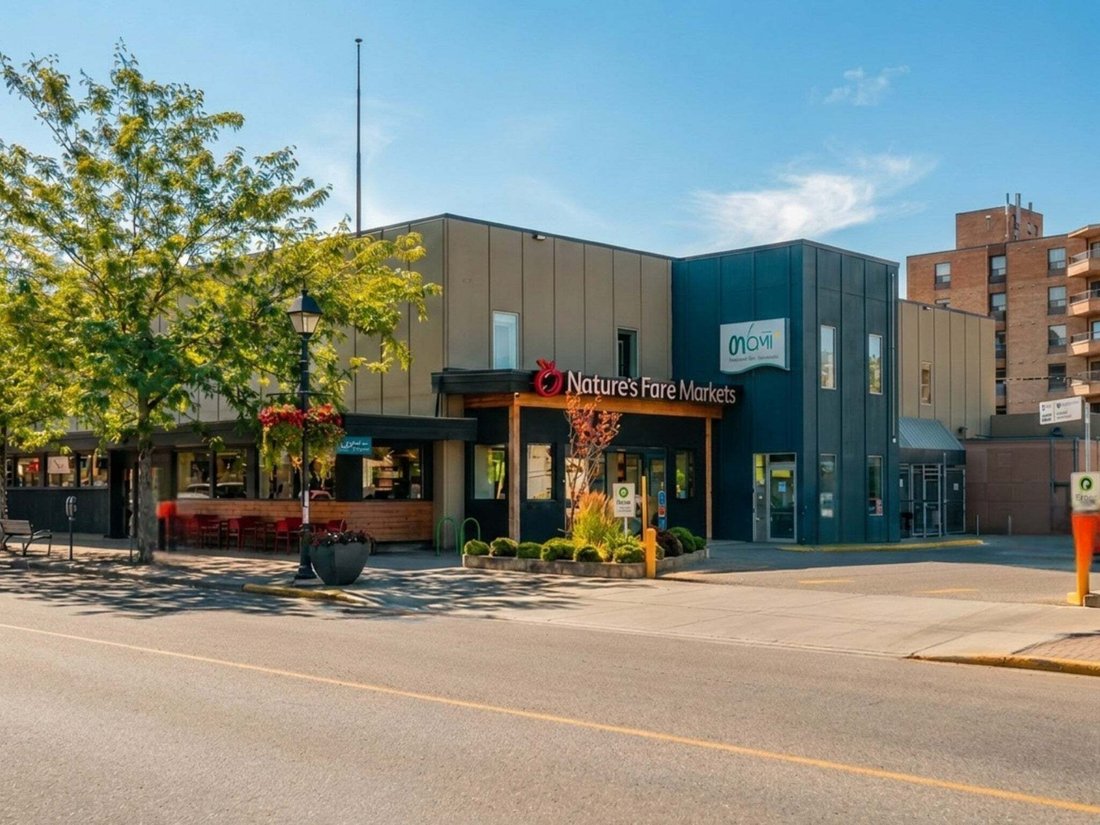 Vernon, British Columbia, Canada 4 - 18642645