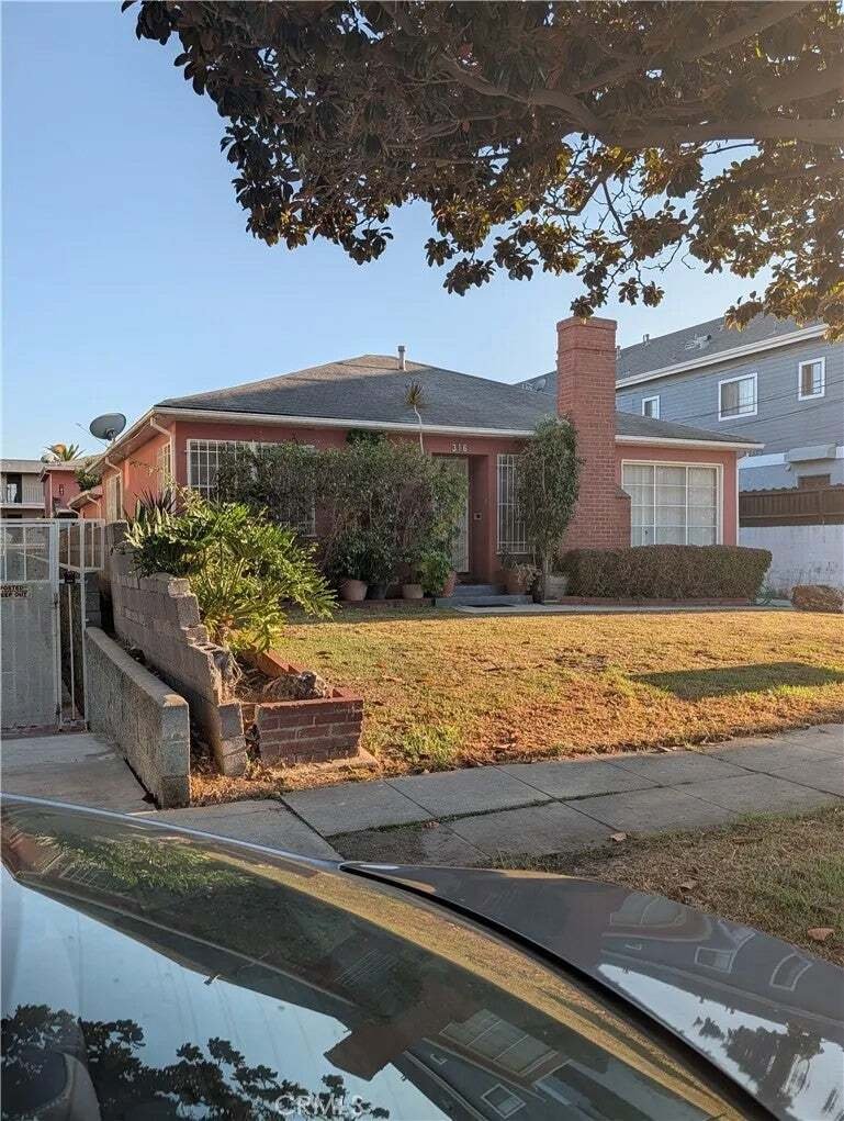 Inglewood, California, United States 3 - 18646585