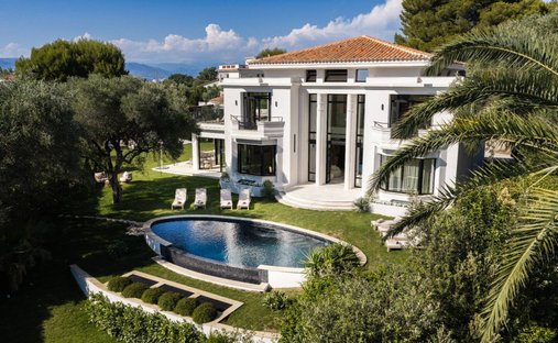 Villa in Vieille Ville, Antibes, France 1