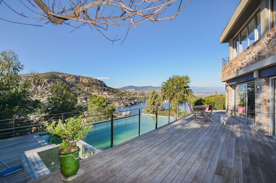 Villa in Théoule-sur-Mer, Provence-Alpes-Côte d'Azur, France 1 - 18644776