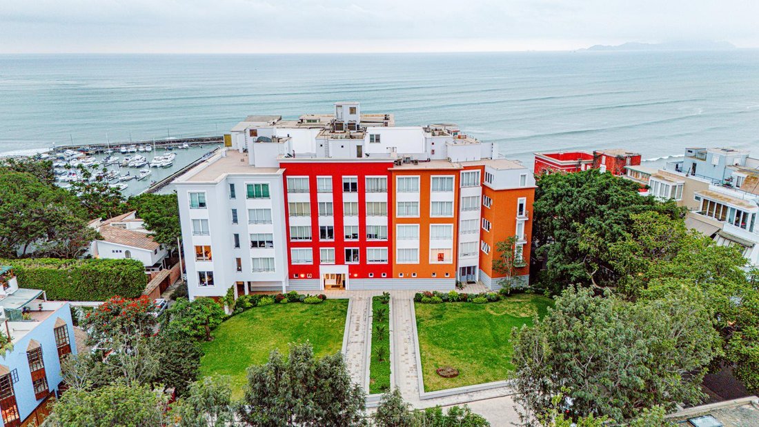 Apartment in Lima, Belarus 2 - 18647465