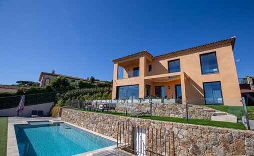 Villa in Centre, Vallauris, France 1