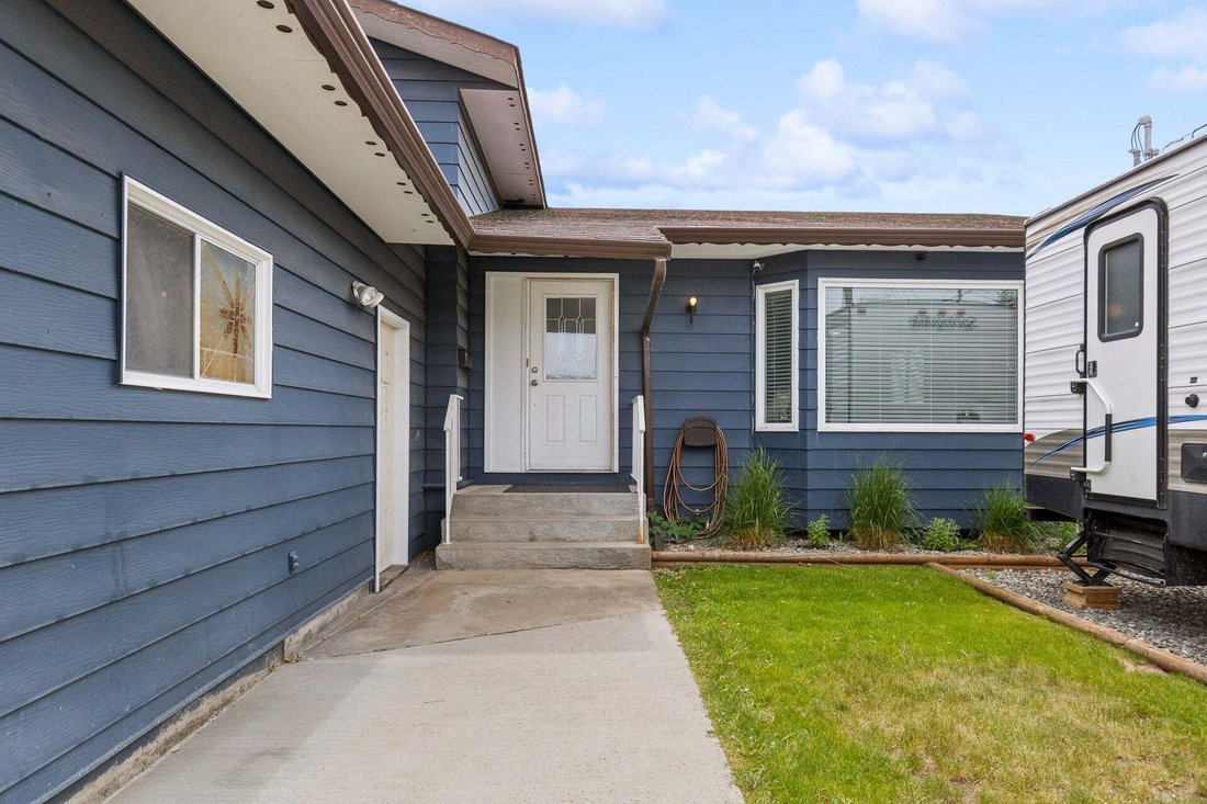 House in Kelowna, British Columbia, Canada 2 - 18642720