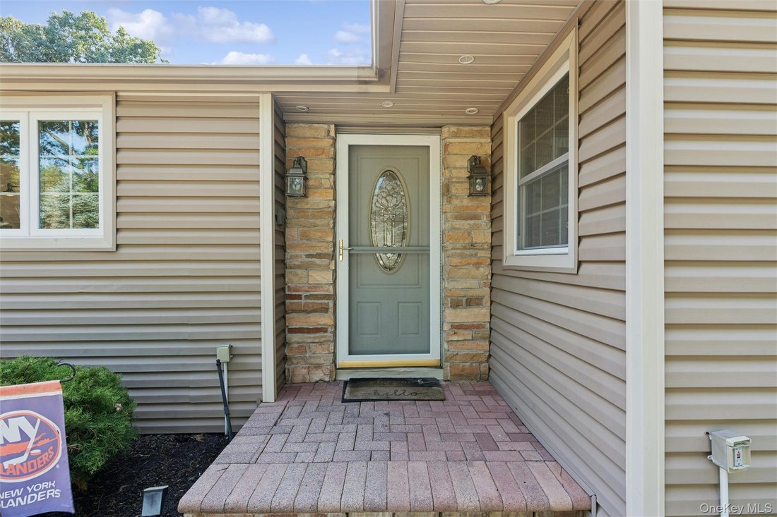 House in Huntington Station, New York, United States 5 - 18646732